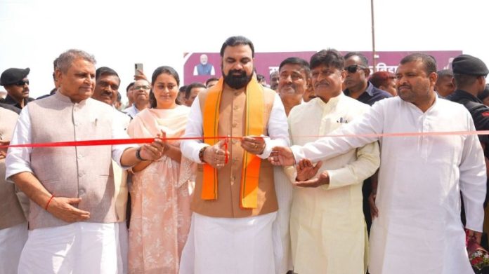 मुजफ्फरपुर : सीएम सम्राट चौधरी ने महवल में मेगा लेदर, फुटवियर एवं एक्सेसरीज पार्क और साझा सुविधा केंद्र का उद्घाटन किया