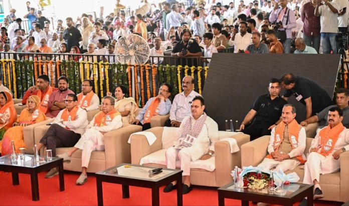 जयपुर : सीएम भजनलाल शर्मा मेला ग्राउंड में आयोजित 'जनसेवा यात्रा एवं विकसित भारत संकल्प सभा' (सेवा ज्योति यात्रा) में हुए शामिल