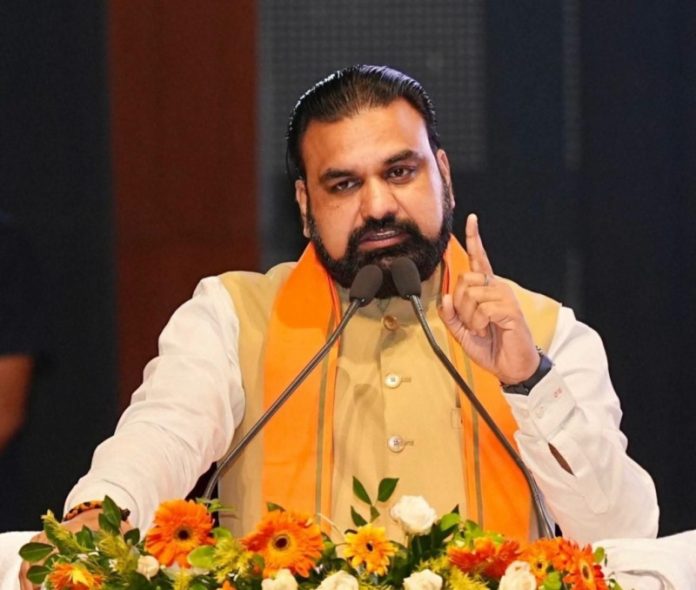 पटना : सीएम सम्राट चौधरी ने बापू सभागार में उद्योग विभाग द्वारा आयोजित 'मुख्यमंत्री उद्यमी योजना' उन्मुखीकरण कार्यक्रम को किया संबोधित