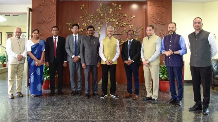 विदेश मंत्री डॉ. एस जयशंकर ने श्रीलंका के जनता विमुक्ति पेरामुना के महासचिव तिलविन सिल्वा और उनके प्रतिनिधिमंडल से मुलाकात की