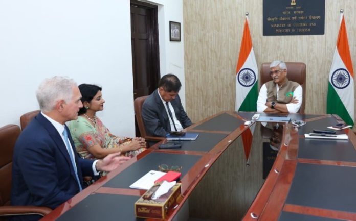 केंद्रीय मंत्री शेखावत ने हयात के सीईओ और प्रेसिडेंट के साथ-साथ भारत, एशिया पैसिफिक और ग्रेटर चाइना की वरिष्ठ लीडरशिप के साथ चर्चा की केंद्रीय मंत्री शेखावत ने हयात के सीईओ और प्रेसिडेंट के साथ-साथ भारत, एशिया पैसिफिक और ग्रेटर चाइना की वरिष्ठ लीडरशिप के साथ चर्चा की