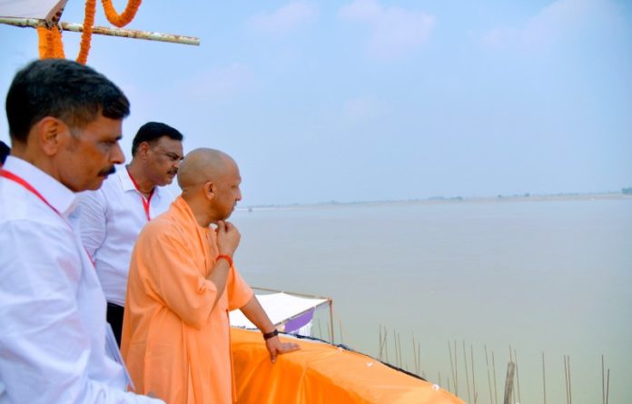 उप्र : सीएम योगी ने मीरजापुर में माँ विंध्यवासिनी मंदिर के निकट माँ गंगा के घाटों के निर्माण कार्यों का स्थलीय निरीक्षण किया उप्र : सीएम योगी ने मीरजापुर में माँ विंध्यवासिनी मंदिर के निकट माँ गंगा के घाटों के निर्माण कार्यों का स्थलीय निरीक्षण किया