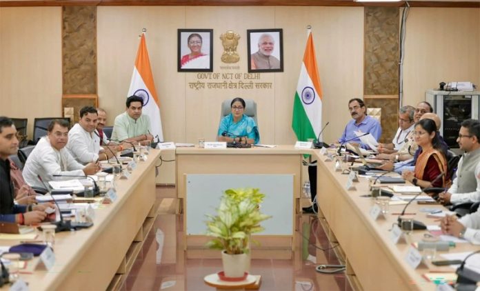दिल्ली : सीएम रेखा गुप्ता ने दिल्ली सचिवालय में छठ महापर्व की तैयारियों की समीक्षा की