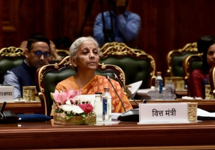 नई दिल्ली : केंद्रीय वित्त मंत्री निर्मला सीतारमण ने जीएसटी काउंसिल की 57वीं बैठक की अध्यक्षता की